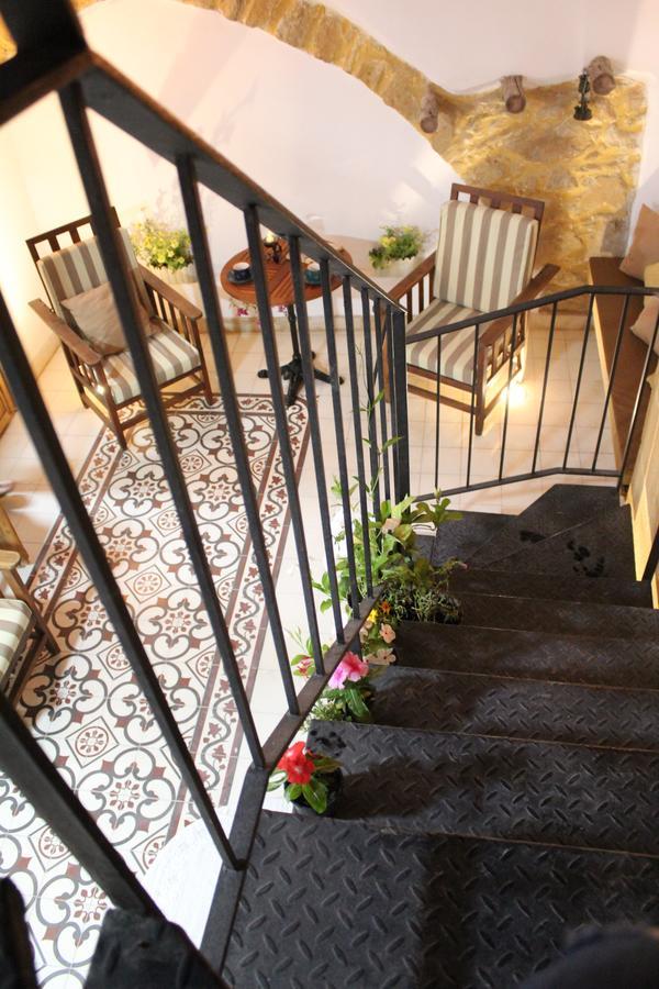 Pedieos Guest House Nikosia Bagian luar foto