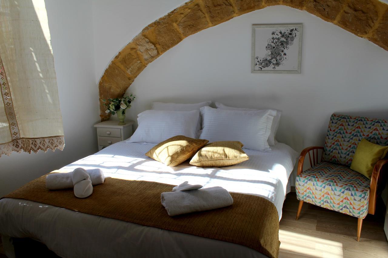 Pedieos Guest House Nikosia Bagian luar foto